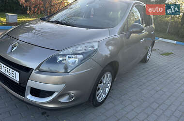 Renault Scenic  2011