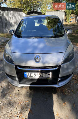 Renault Scenic  2012