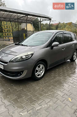 Renault Scenic  2012