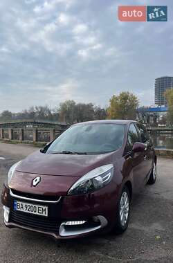 Renault Scenic  2012