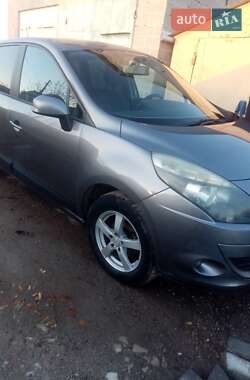 Renault Scenic  2011
