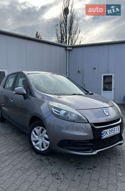 Renault Scenic  2012