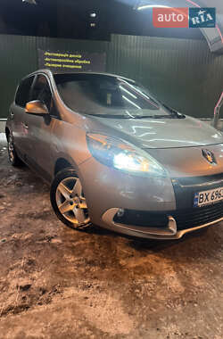 Renault Scenic  2012