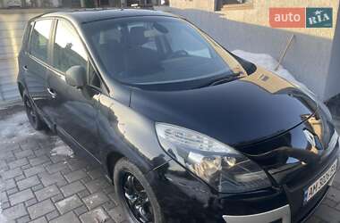 Renault Scenic  2012