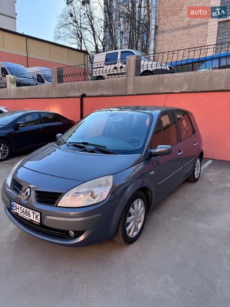 Легкові Renault Scenic