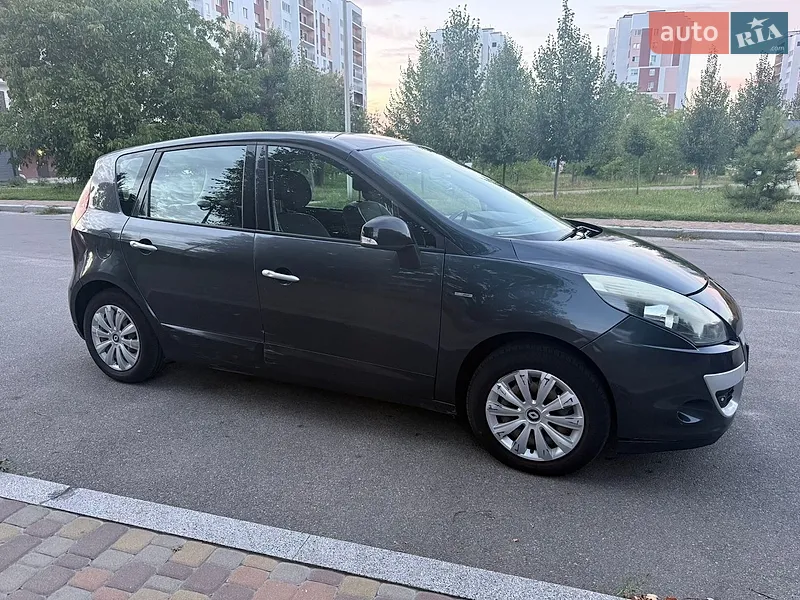 Renault Scenic 2011
