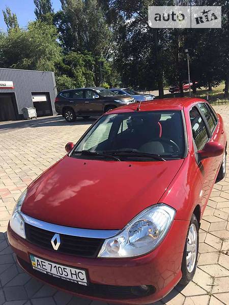Renault Symbol 2011 года