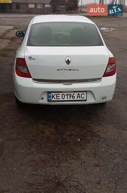 Renault Symbol  2010