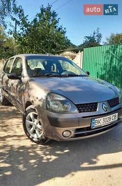 Renault Symbol  2004