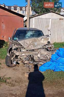 Седан Renault Thalia 2008 в Ужгороді Седан Renault Thalia 2008 в Ужгороді