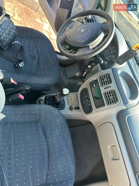 Седан Renault Thalia 2003 в Рівному фото 4 Седан Renault Thalia 2003 в Рівному