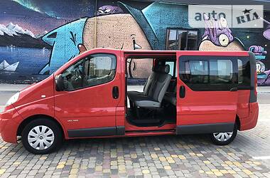 Renault Trafic LONG Passenger 2500 2009