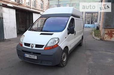 Renault Trafic  2004