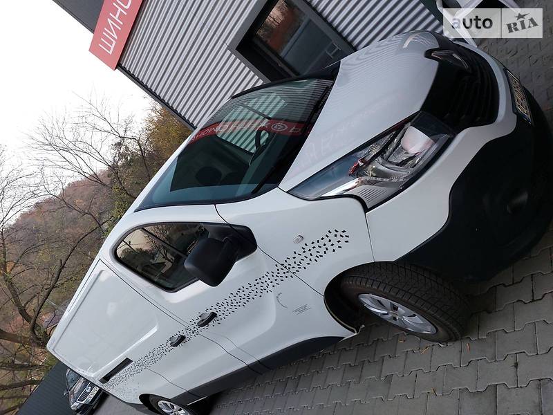 Грузовой фургон Renault Trafic