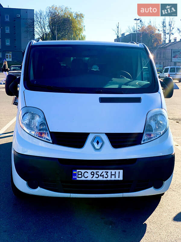 Легковые Renault Trafic