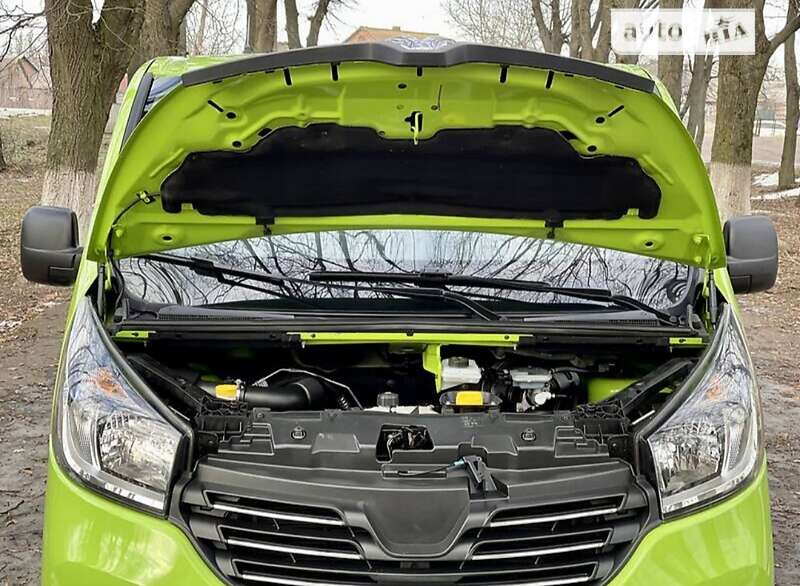 Минивэн Renault Trafic 2017 в Староконстантинове
