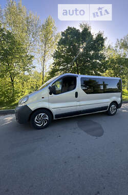 Renault Trafic  2004