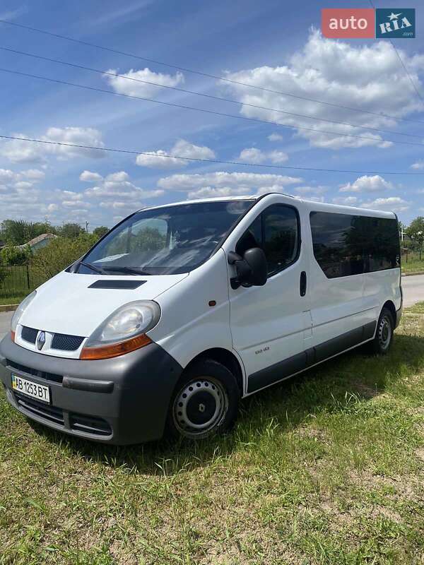 Минивэн Renault Trafic