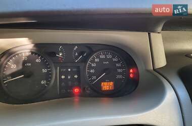 Renault Trafic  2004