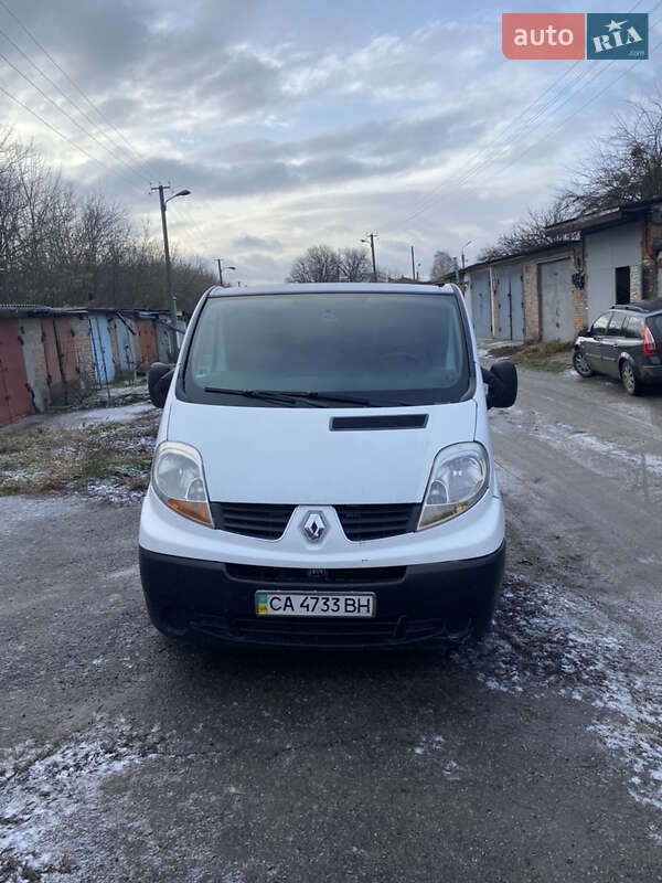 Легкові Renault Trafic