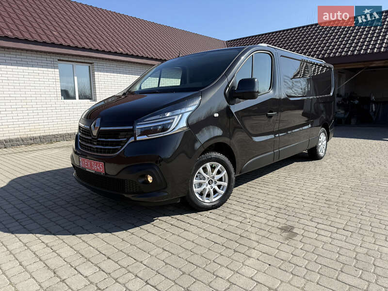 Грузовой фургон Renault Trafic