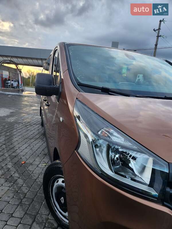 Минивэн Renault Trafic 2015 в Ивано-Франковске