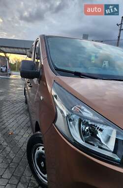 Renault Trafic  2015
