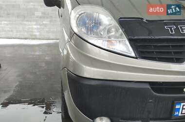 Renault Trafic  2011