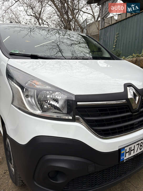 Автобуси Renault Trafic