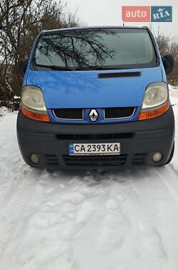 Renault Trafic  2004