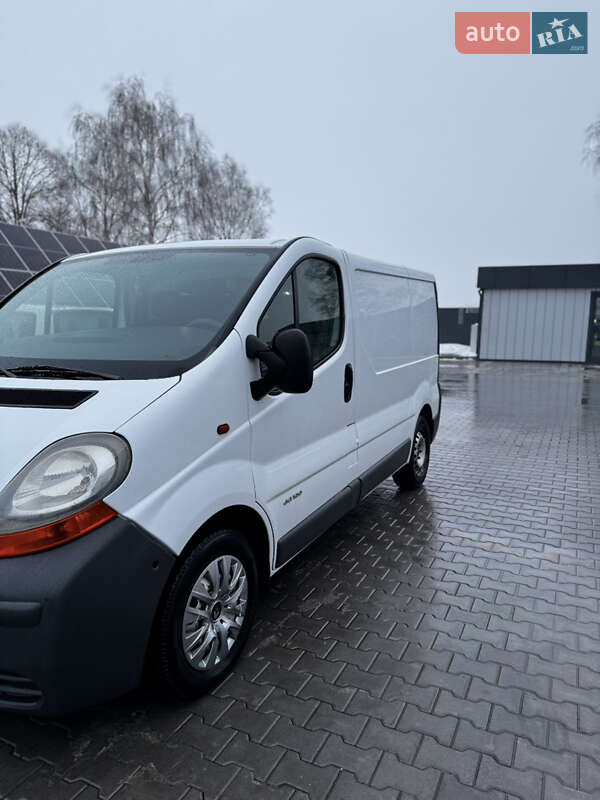 Грузовой фургон Renault Trafic