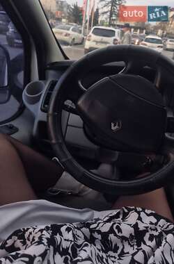 Renault Trafic  2003