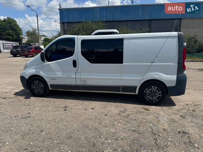 Вантажопасажирський фургон Renault Trafic