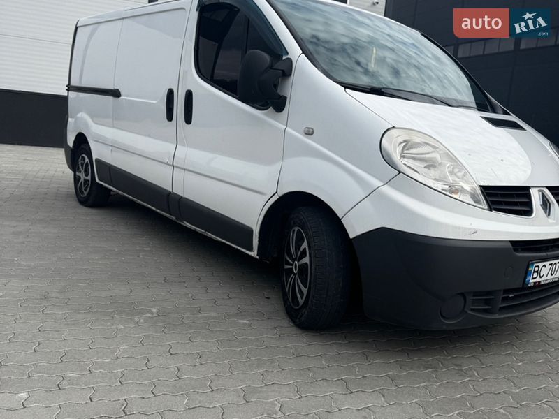 Грузовики Renault Trafic
