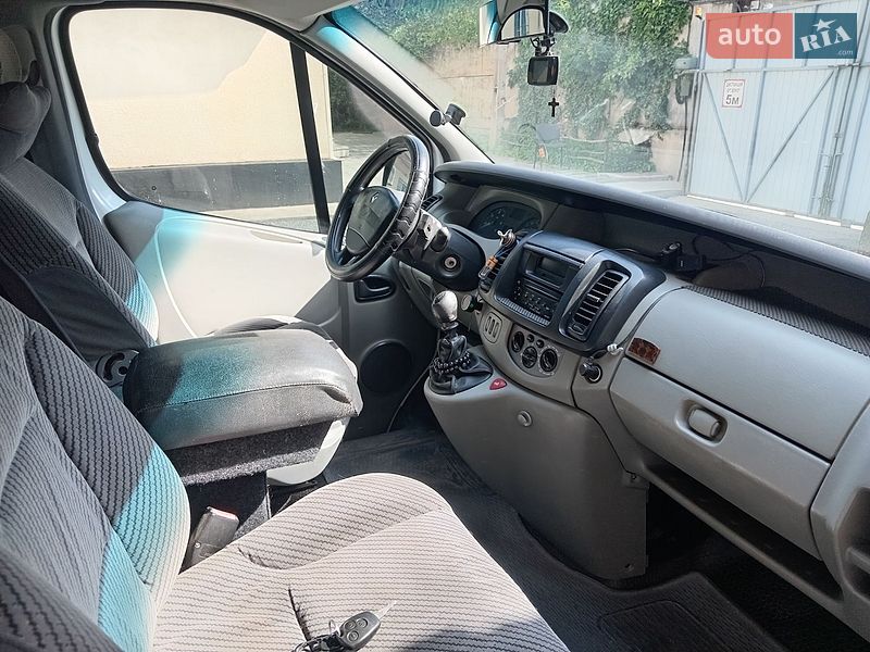 Микроавтобус Renault Trafic 2008 в Кривом Роге фото 4 Микроавтобус Renault Trafic 2008 в Кривом Роге