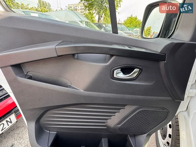 Грузовой фургон Renault Trafic 2022 в Киеве фото 13 Грузовой фургон Renault Trafic 2022 в Киеве