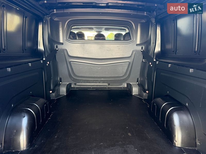 Грузопассажирский фургон Renault Trafic 2020 в Дубно