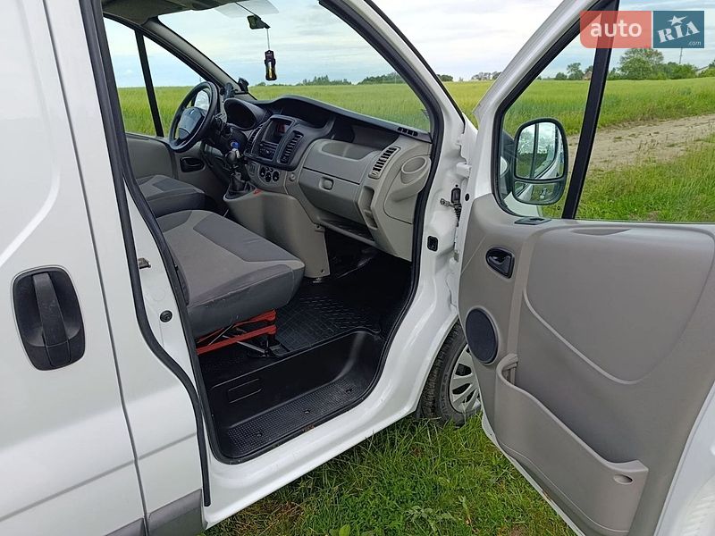 Грузовой фургон Renault Trafic 2013 в Бучаче