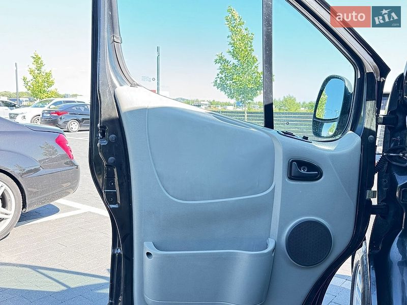 Микроавтобус грузовой (до 3,5т) Renault Trafic 2006 в Мукачево