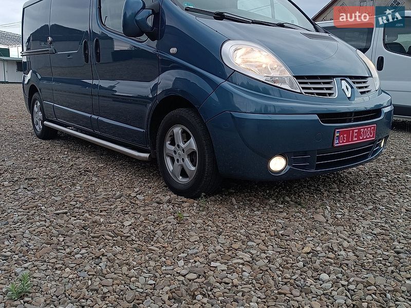 Минивэн Renault Trafic 2013 в Дубно