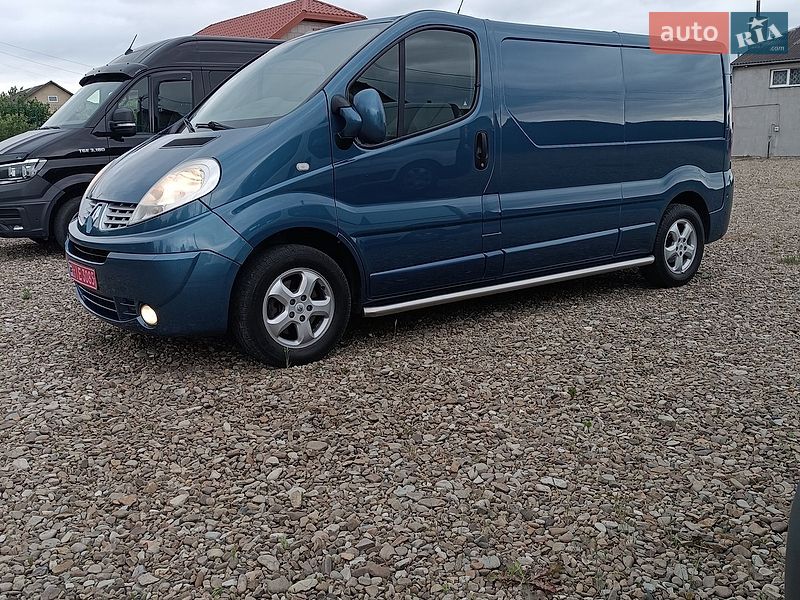 Минивэн Renault Trafic 2013 в Дубно