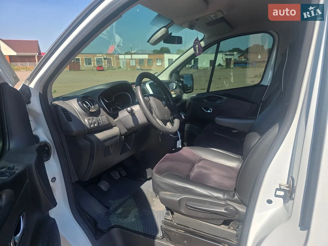 2020 Renault Trafic - мініатюра 2