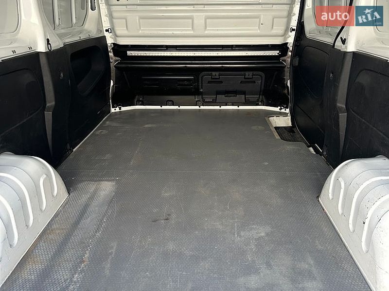 Вантажний фургон Renault Trafic 2022 в Долині фото 12 Вантажний фургон Renault Trafic 2022 в Долині