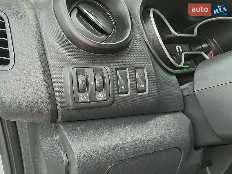 Вантажний фургон Renault Trafic 2021 в Дніпрі