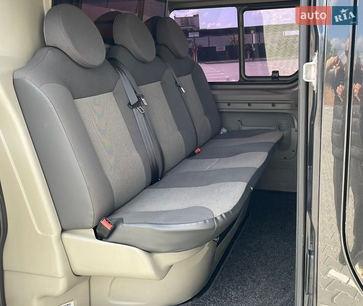 Грузопассажирский фургон Renault Trafic 2012 в Дубно