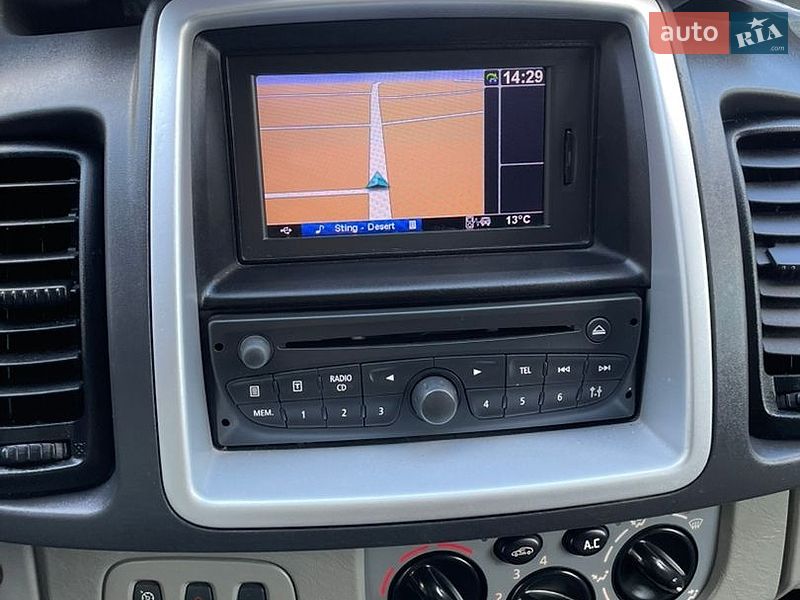 Грузопассажирский фургон Renault Trafic 2012 в Дубно