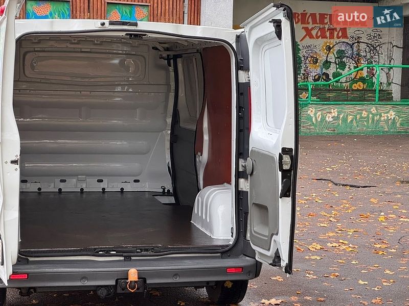 Грузопассажирский фургон Renault Trafic 2014 в Ровно