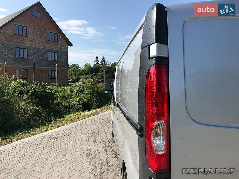 Грузовой фургон Renault Trafic 2012 в Подгайцах