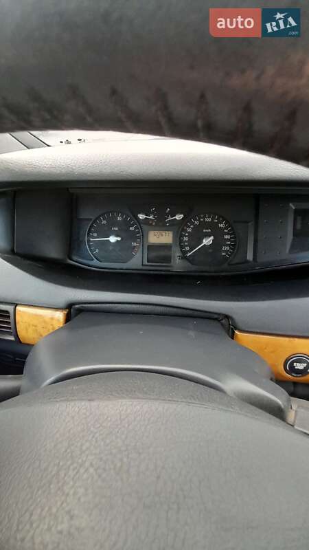 Хэтчбек Renault Vel Satis