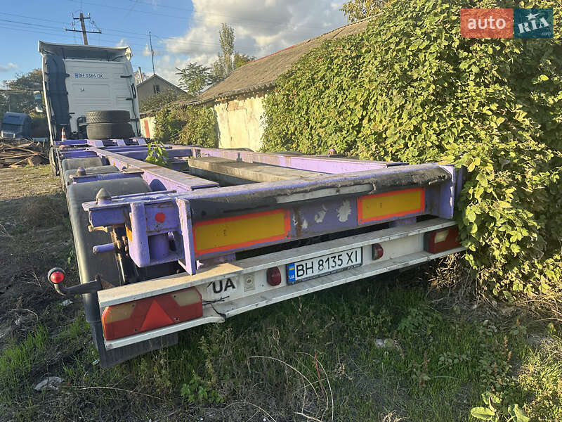 Контейнеровоз напівпричіп Renders N4TS31